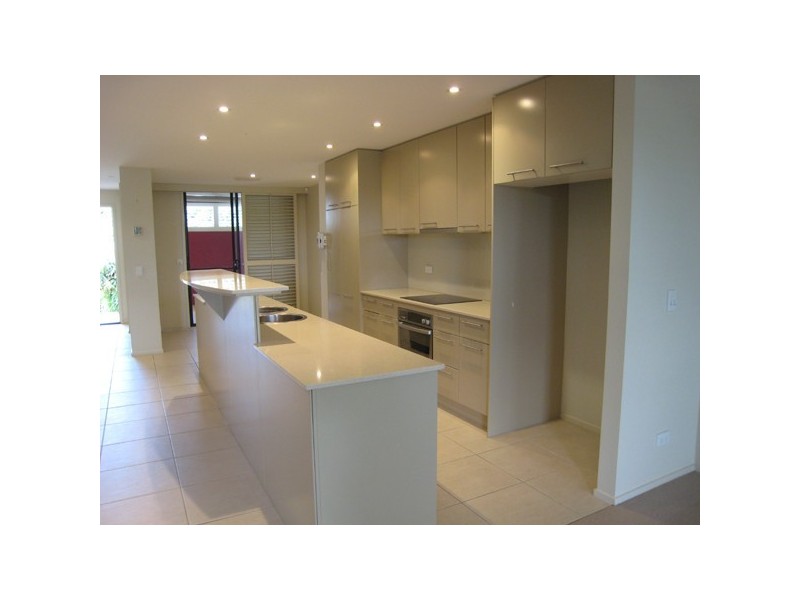 7 Miami Key, Broadbeach Waters QLD 4218