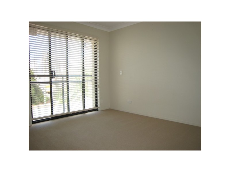 7 Miami Key, Broadbeach Waters QLD 4218