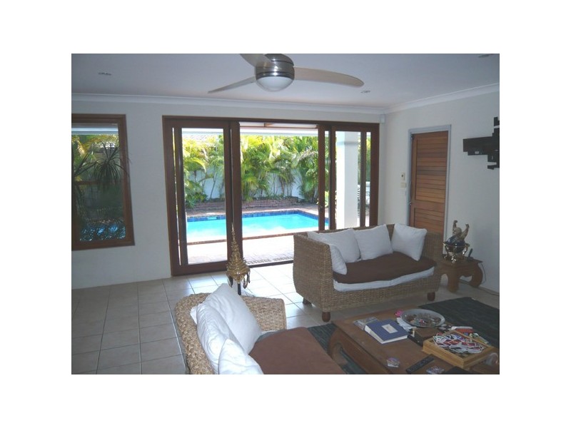 341 Monaco Street, Broadbeach Waters QLD 4218