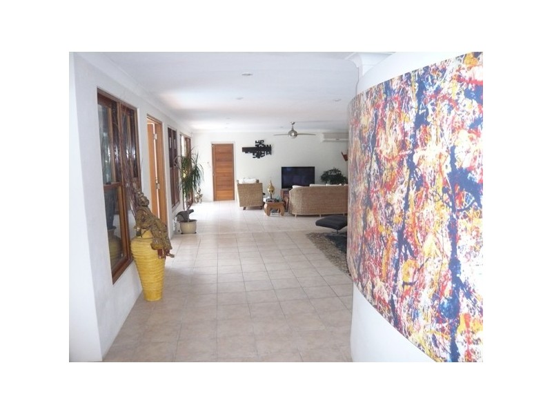 341 Monaco Street, Broadbeach Waters QLD 4218