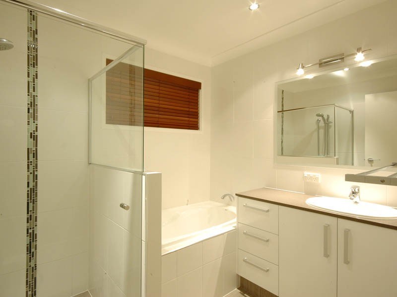 23 Rumrunner Street, Mermaid Waters QLD 4218
