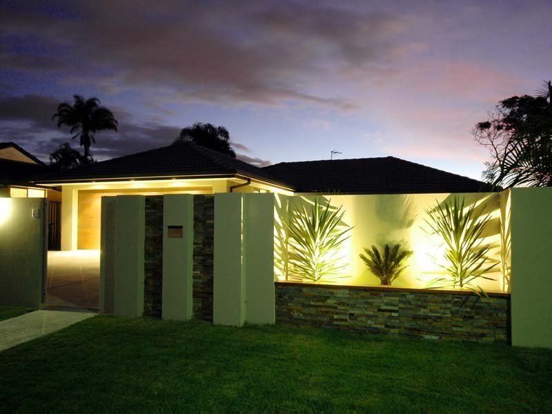 23 Rumrunner Street, Mermaid Waters QLD 4218