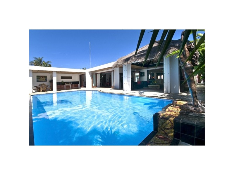 31 Park Avenue, Broadbeach Waters QLD 4218