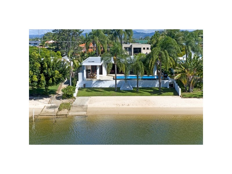 31 Park Avenue, Broadbeach Waters QLD 4218