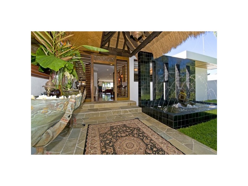 31 Park Avenue, Broadbeach Waters QLD 4218