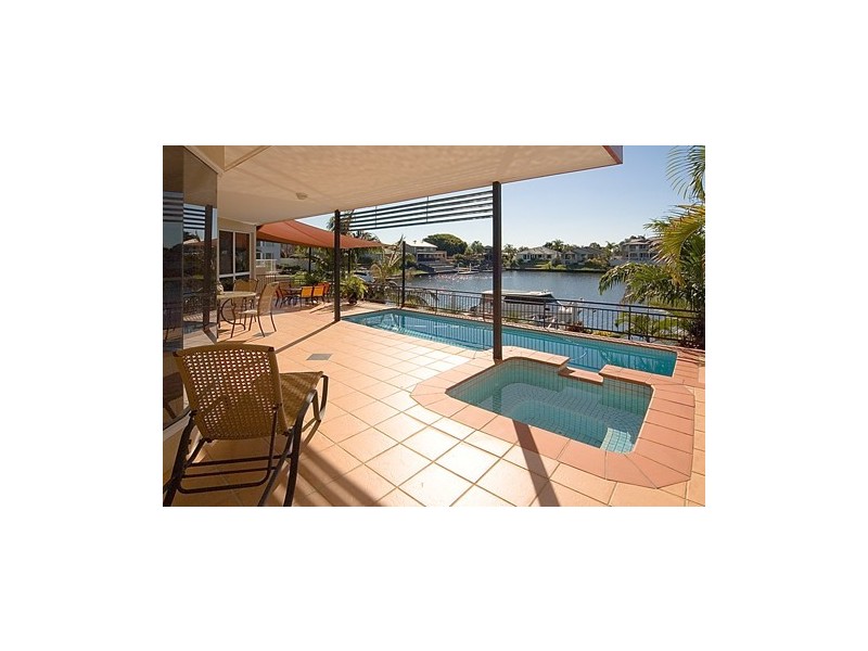 6 Montego Court, Mermaid Waters QLD 4218