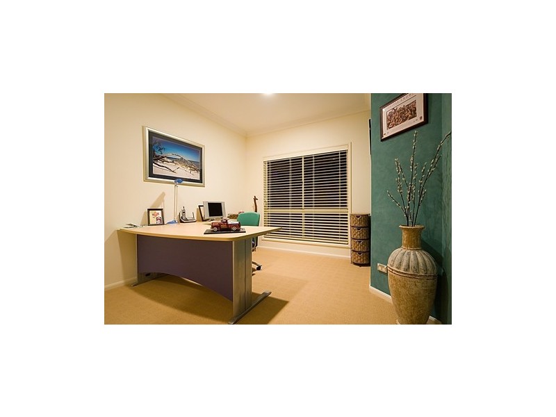 6 Montego Court, Mermaid Waters QLD 4218