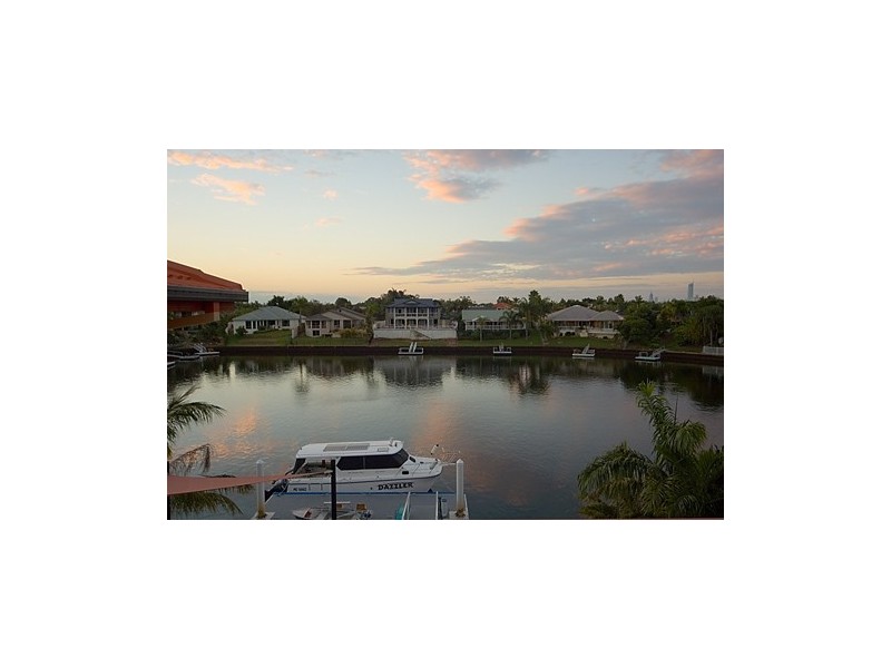 6 Montego Court, Mermaid Waters QLD 4218