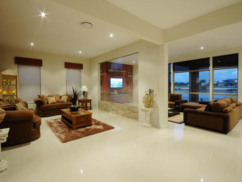 5046 Emerald Islands Drive, Carrara QLD 4211