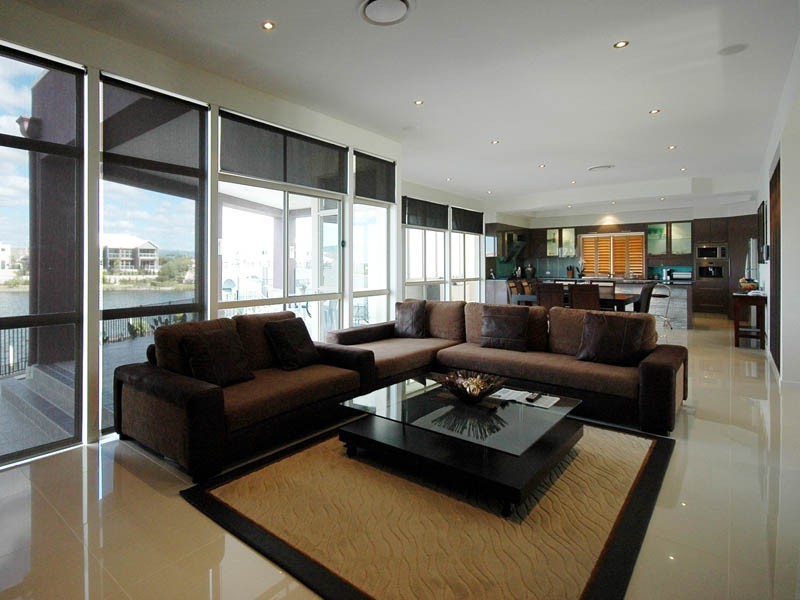 5046 Emerald Islands Drive, Carrara QLD 4211