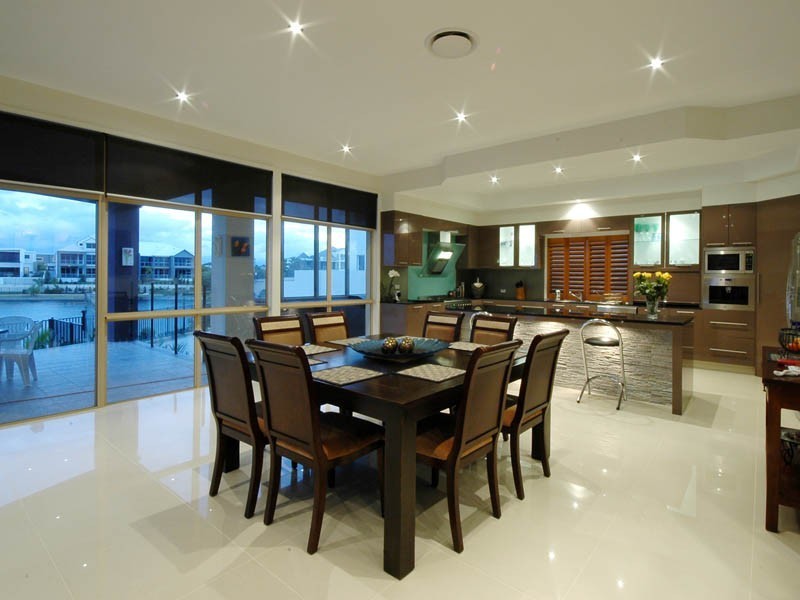 5046 Emerald Islands Drive, Carrara QLD 4211