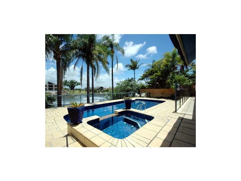 42 River Crescent, Broadbeach Waters QLD 4218