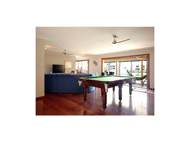 42 River Crescent, Broadbeach Waters QLD 4218