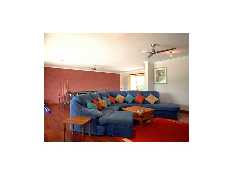 42 River Crescent, Broadbeach Waters QLD 4218