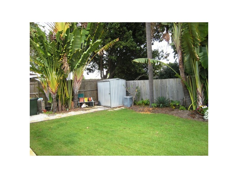 1 Ilkinia Avenue, Broadbeach Waters QLD 4218