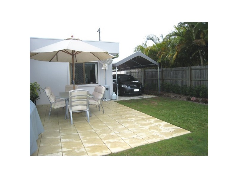 1 Ilkinia Avenue, Broadbeach Waters QLD 4218