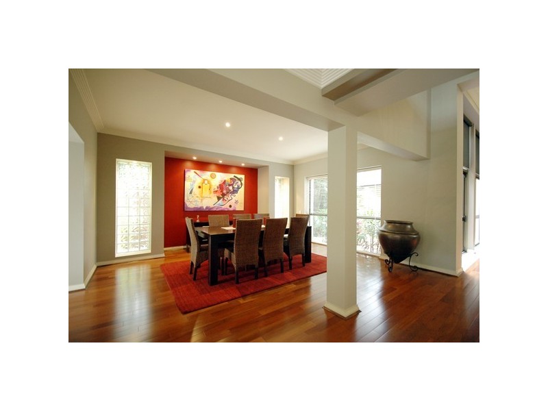 338 Monaco Street, Broadbeach Waters QLD 4218