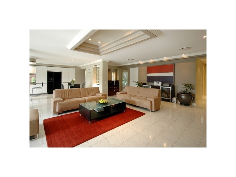 338 Monaco Street, Broadbeach Waters QLD 4218