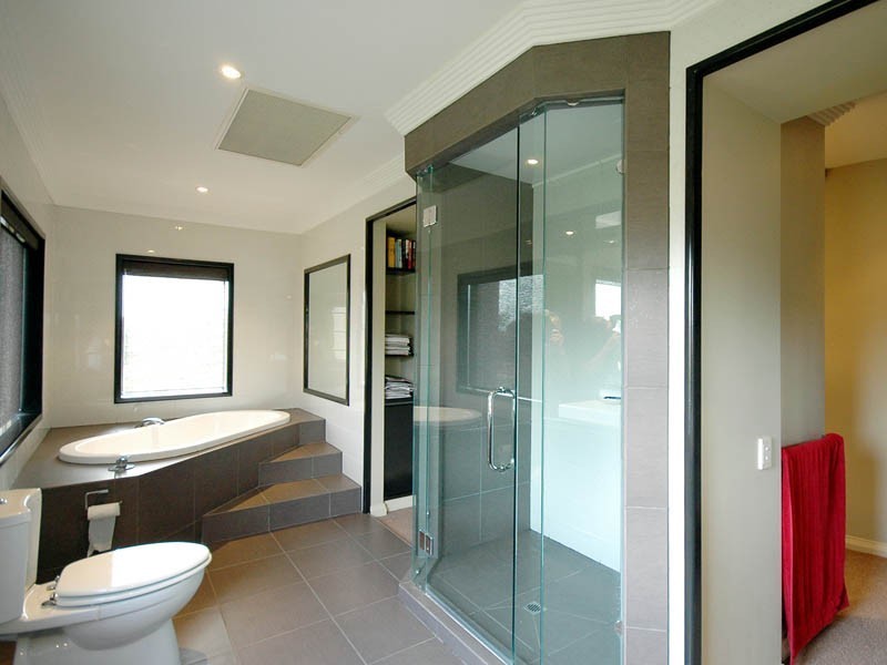 338 Monaco Street, Broadbeach Waters QLD 4218