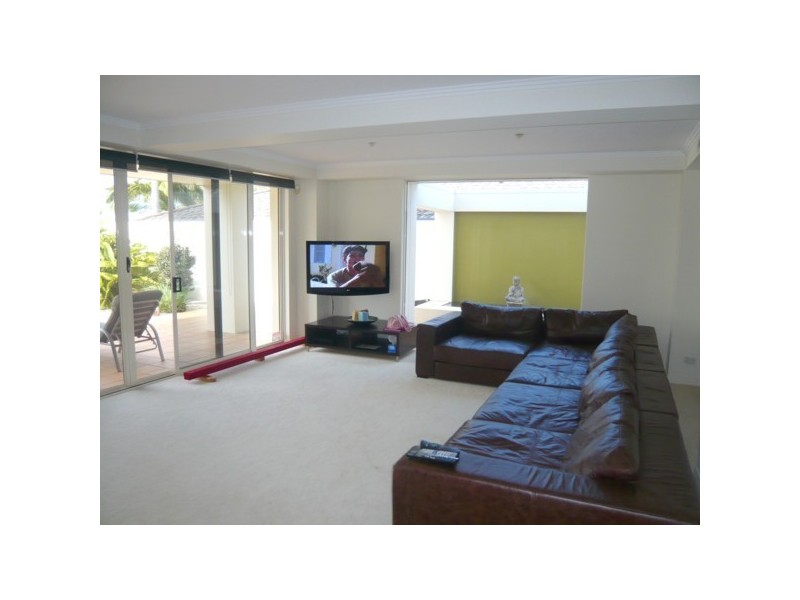 24 Garden Grove, Carrara QLD 4211