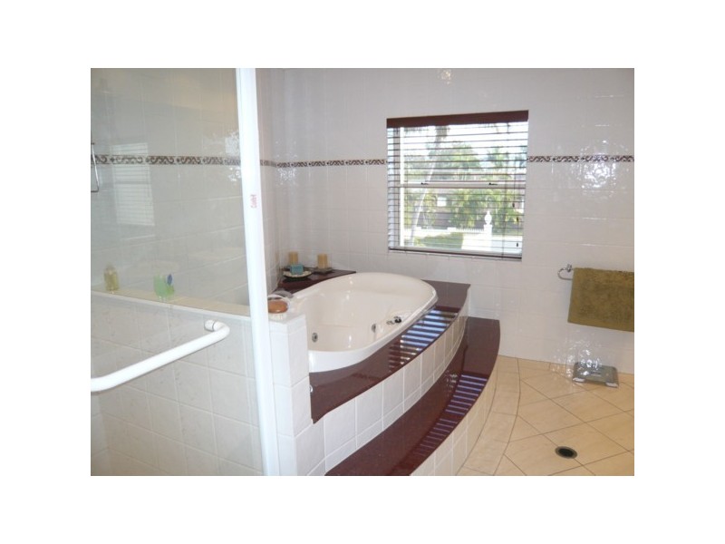 24 Garden Grove, Carrara QLD 4211