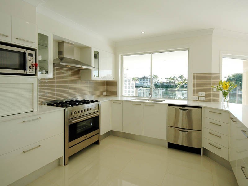 10 Montego Court, Mermaid Waters QLD 4218