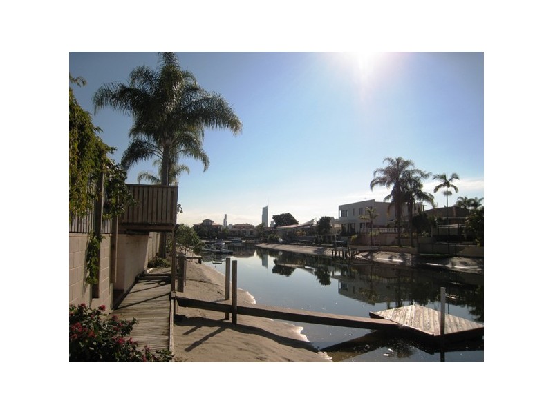 4 Coral Gables Key, Broadbeach Waters QLD 4218