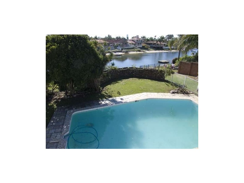 15 Cypress Drive West, Broadbeach Waters QLD 4218