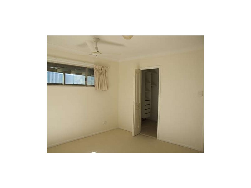 15 Cypress Drive West, Broadbeach Waters QLD 4218