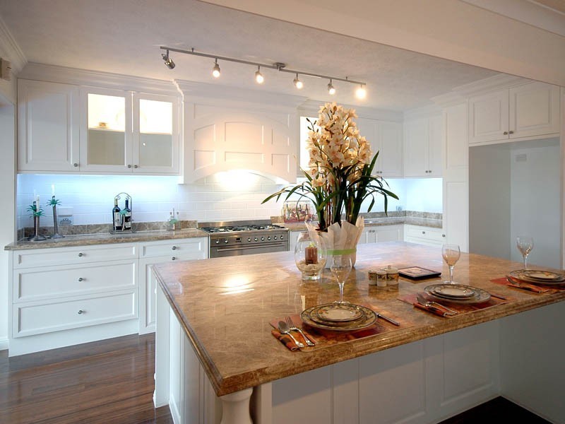 98 Clear Island Road, Broadbeach Waters QLD 4218