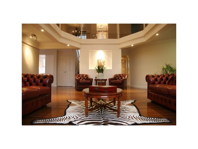 98 Clear Island Road, Broadbeach Waters QLD 4218