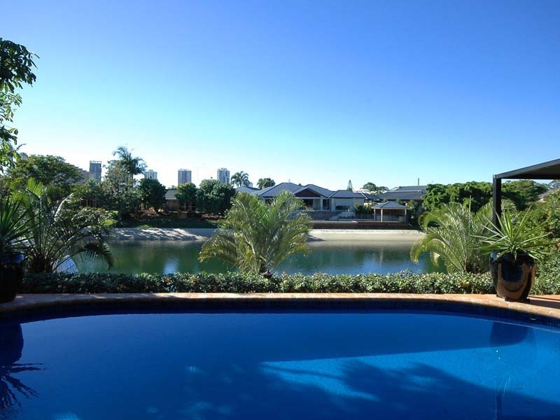 98 Clear Island Road, Broadbeach Waters QLD 4218