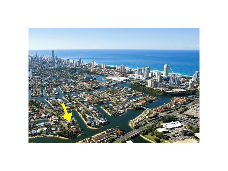 98 Clear Island Road, Broadbeach Waters QLD 4218
