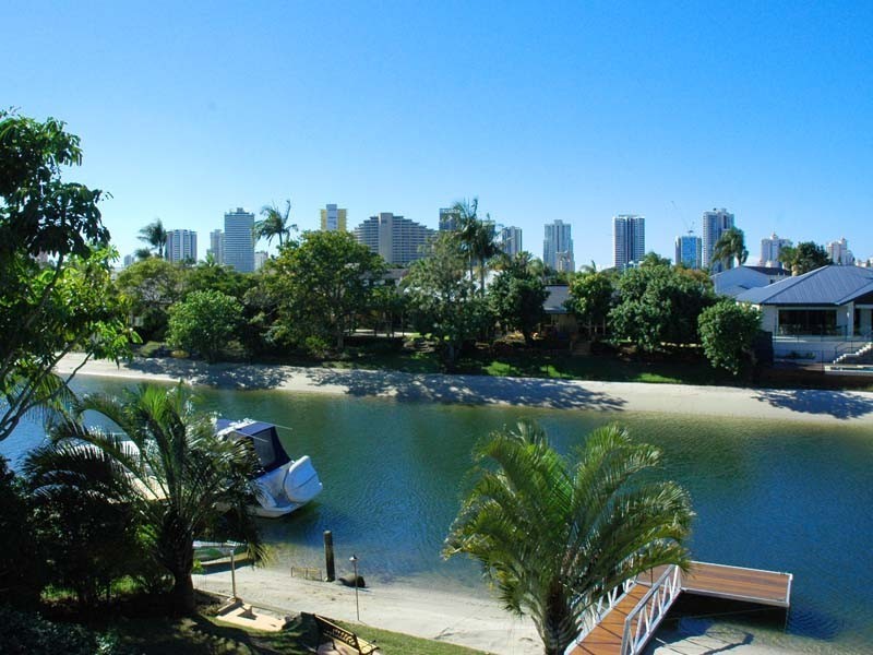 98 Clear Island Road, Broadbeach Waters QLD 4218