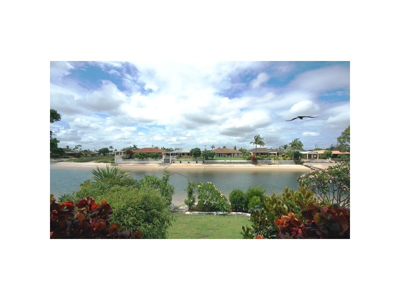 25 Beverley Crescent, Broadbeach Waters QLD 4218