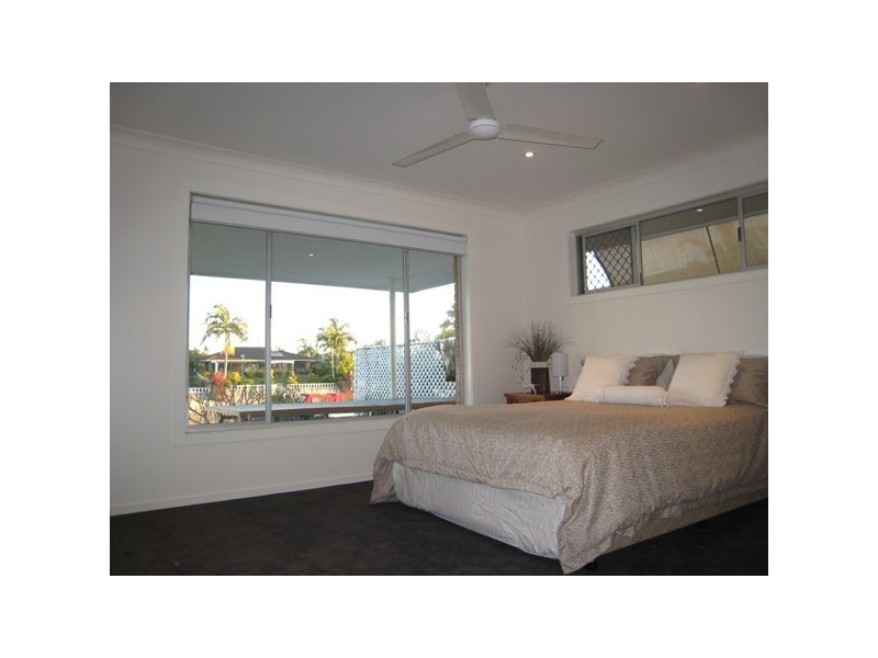 25 Beverley Crescent, Broadbeach Waters QLD 4218
