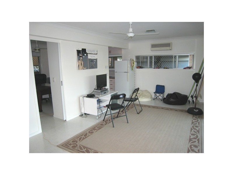 25 Beverley Crescent, Broadbeach Waters QLD 4218