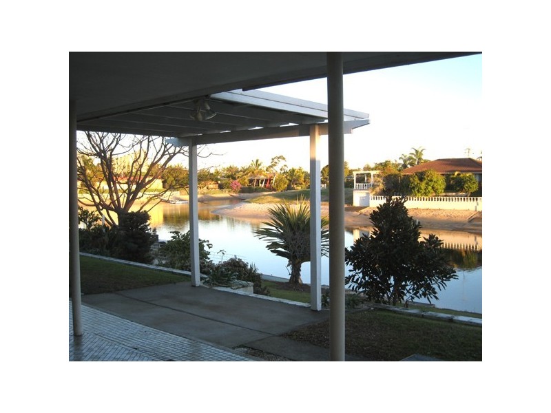 25 Beverley Crescent, Broadbeach Waters QLD 4218