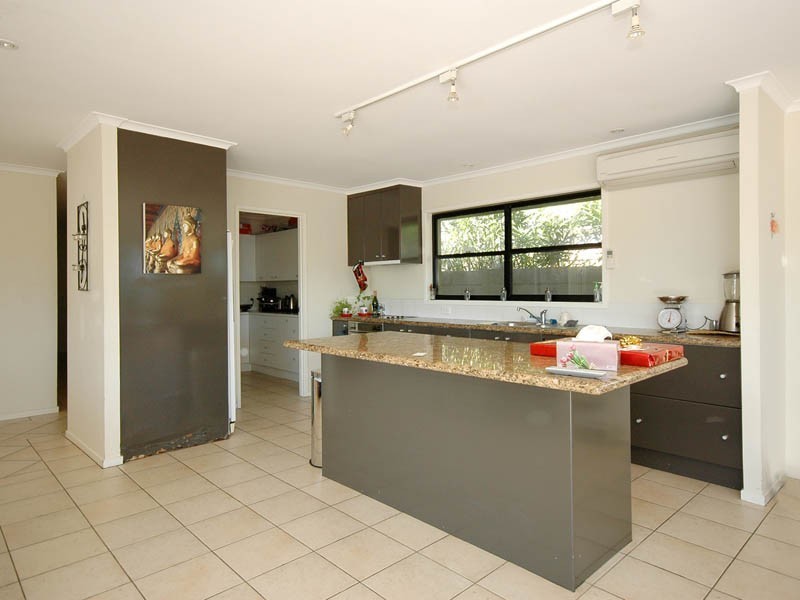 5 Allambi Avenue, Broadbeach Waters QLD 4218