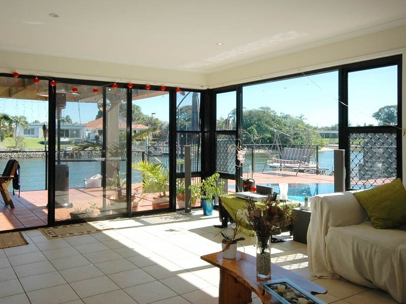 5 Allambi Avenue, Broadbeach Waters QLD 4218