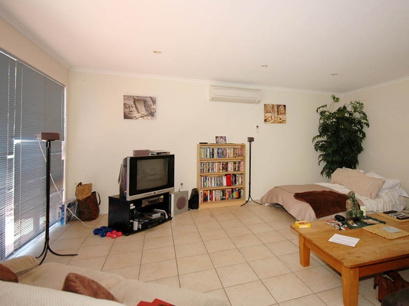 5 Allambi Avenue, Broadbeach Waters QLD 4218