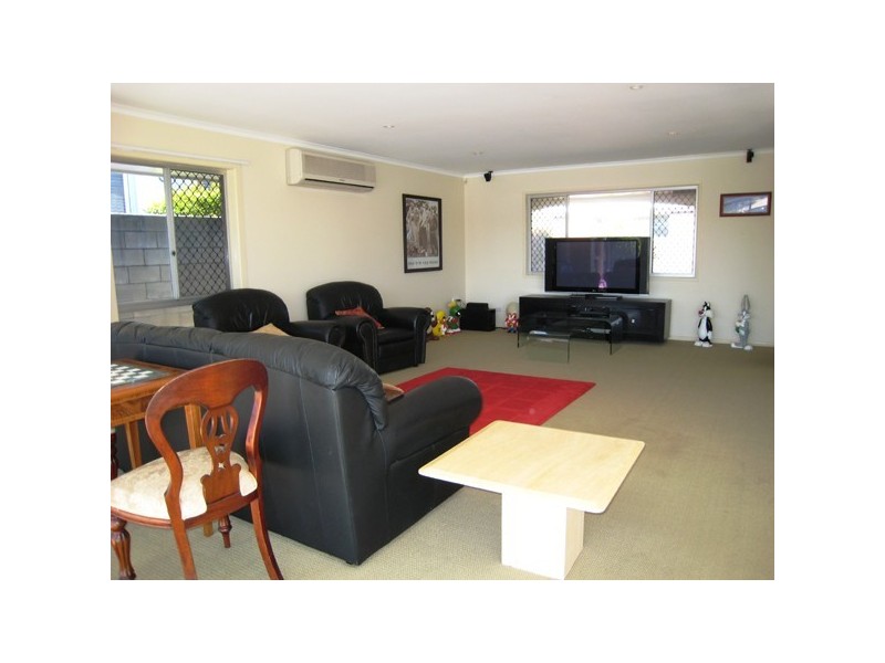 11 Cleland Crescent, Broadbeach Waters QLD 4218