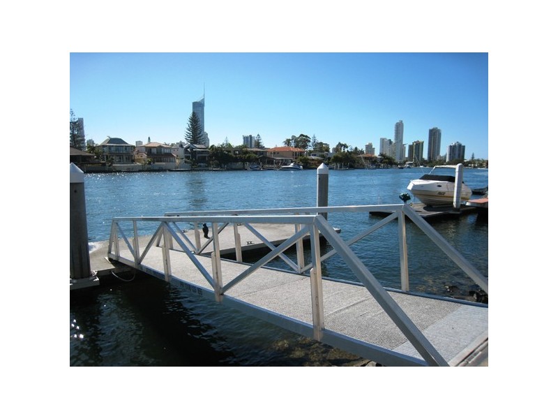 11 Cleland Crescent, Broadbeach Waters QLD 4218