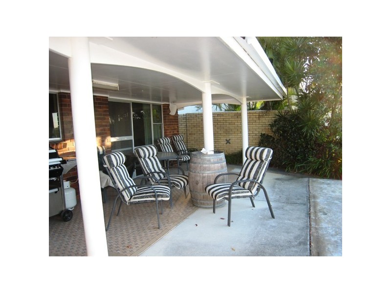 11 Cleland Crescent, Broadbeach Waters QLD 4218