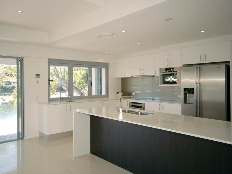 27 Bombala Street, Broadbeach Waters QLD 4218