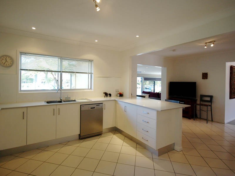 46 Gibraltar Drive, Isle Of Capri QLD 4217