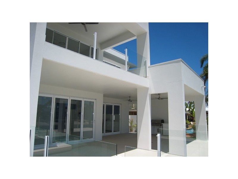 49 Beverley Crescent, Broadbeach Waters QLD 4218