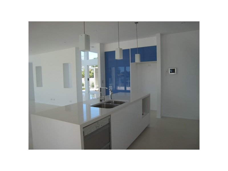 49 Beverley Crescent, Broadbeach Waters QLD 4218