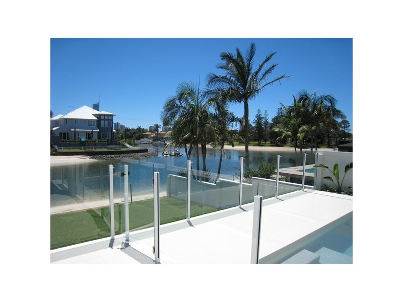 49 Beverley Crescent, Broadbeach Waters QLD 4218