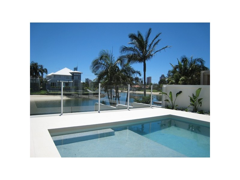 49 Beverley Crescent, Broadbeach Waters QLD 4218